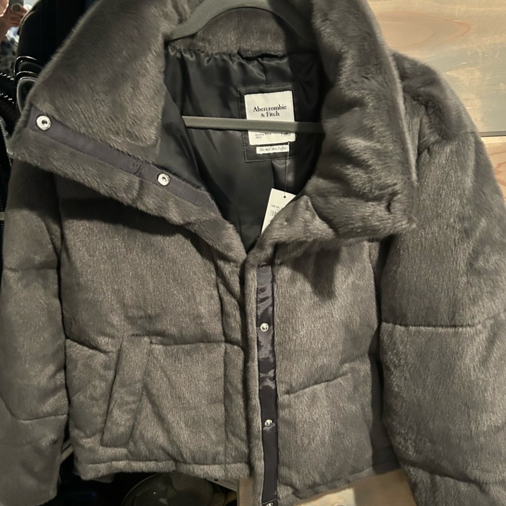 Abercrombie & Fitch Gray Puffer Jacket with Insulation and Raised Collar
